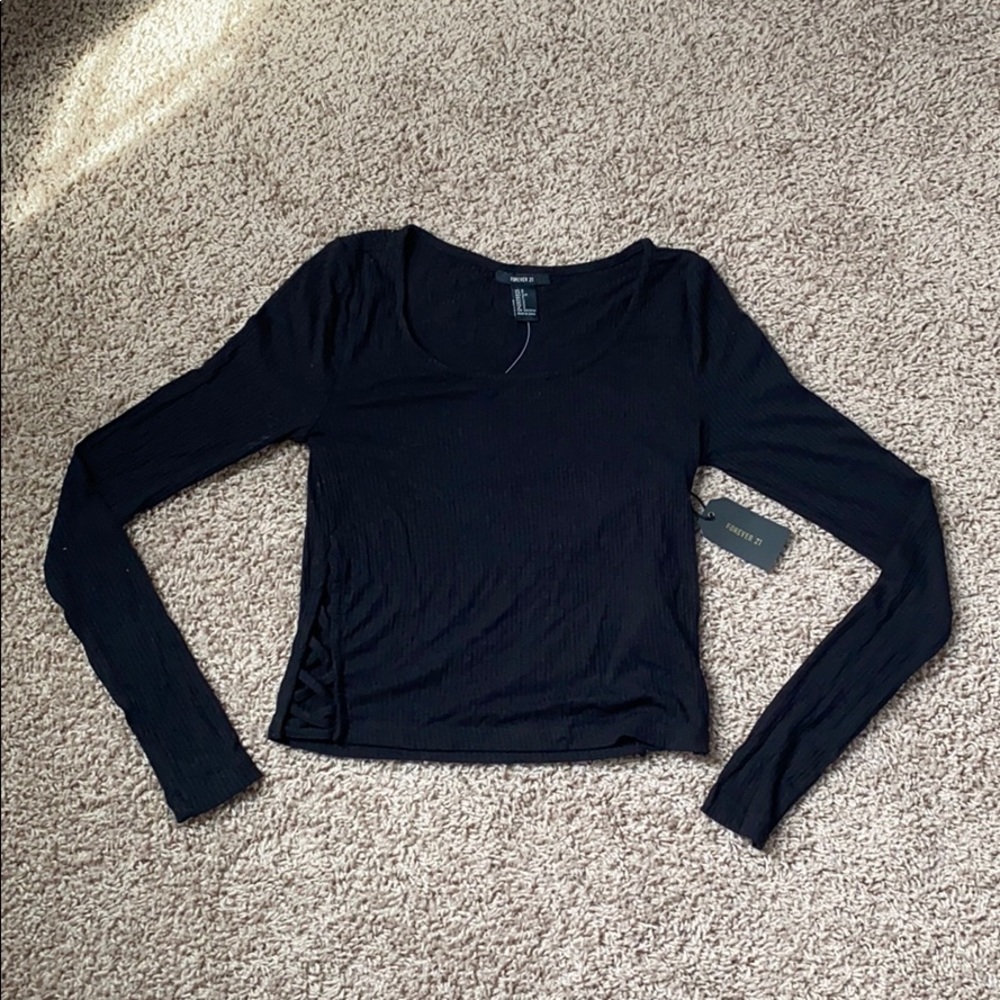 FOREVER 21 BLACK RIBBED CROP TOP